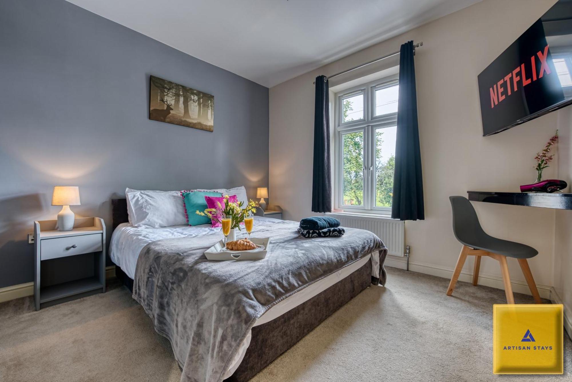 4 Bedroom, 6 Beds, 3 Bathrooms, Near Nec & Birmingham Airport, Business, Contractor And Family Friendly, Free Wi-Fi, Free Parking Coventry Exterior photo